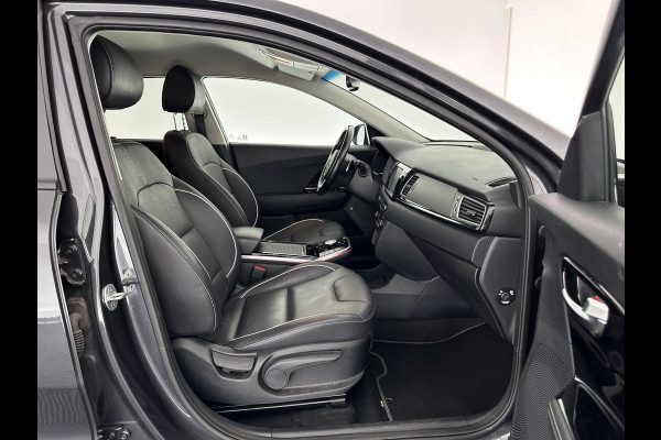 Kia e-Niro ExecutiveLine 64 kWh (INCL-BTW) Aut. *VOLLEDER | JBL-AUDIO | FULL-LED | NAVI-FULLMAP | DAB | ADAPTIVE-CRUISE | CAMERA | MEMORY-PACK | LANE-ASSIST | KEYLESS | VIRTUAL-COCKPIT | COMFORT-SEATS | 17"ALU*