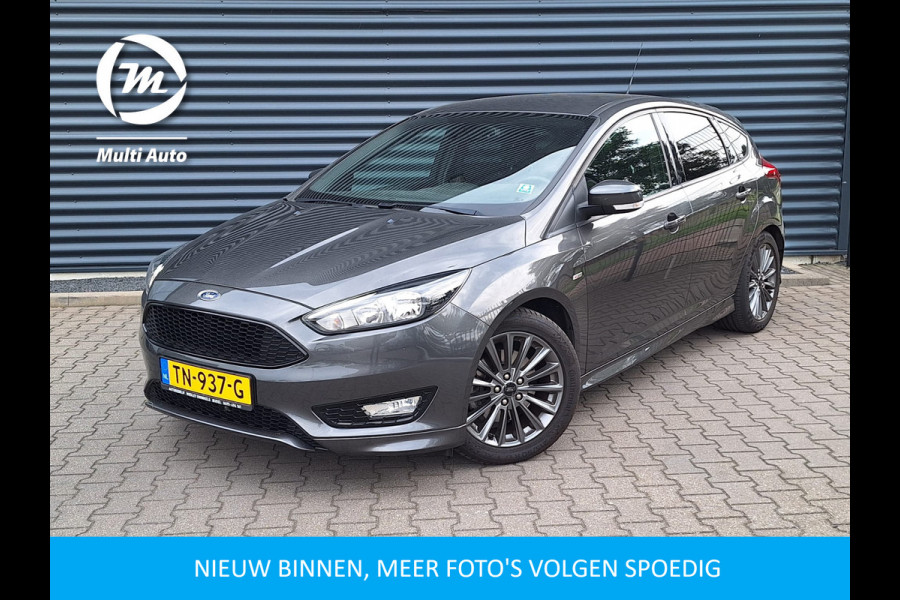 Ford Focus 1.5 ST-Line | 150 PK | Navigatie | Cruise Control | Trekhaak | Carplay | 17 Inch Velgen | Parkeersensor | LED dagrijverlichting |