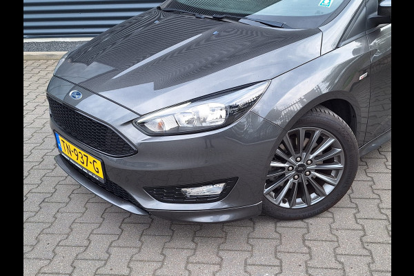 Ford Focus 1.5 ST-Line | 150 PK | Navigatie | Cruise Control | Trekhaak | Carplay | 17 Inch Velgen | Parkeersensor | LED dagrijverlichting |