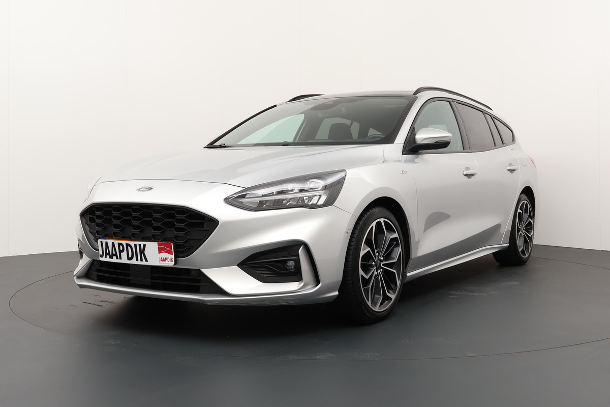 Ford FOCUS Wagon BWJ 2019 | 1.5TDCI 120PK ST Line Business | Full LED | Clima | Trekhaak | Panodak | Camera a. | 18'' LMV | Carplay |