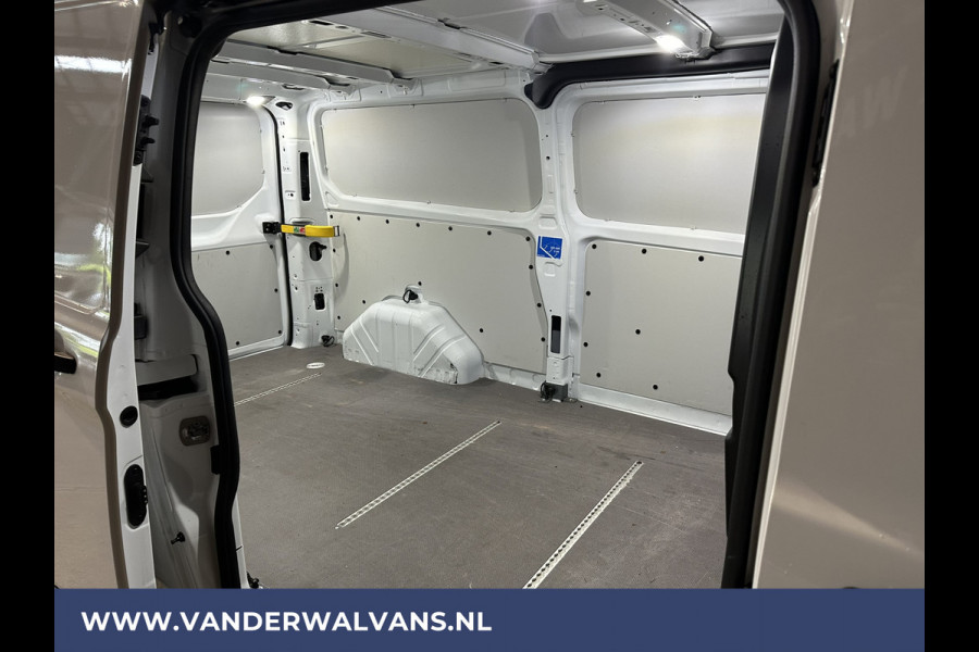 Ford Transit Custom 2.0 TDCI 130pk L2H1 Euro6 Airco | cruisecontrol | 2800kg trekvermogen parkeersensoren, verwarmde voorruit, LED, bijrijdersbank