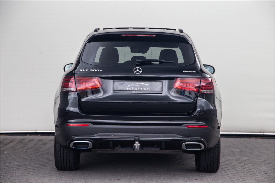 Mercedes-Benz GLC 300e 4MATIC AMG Premium, Pano, Nightpack, Widescreen, Burmester, Hybrid, 2021