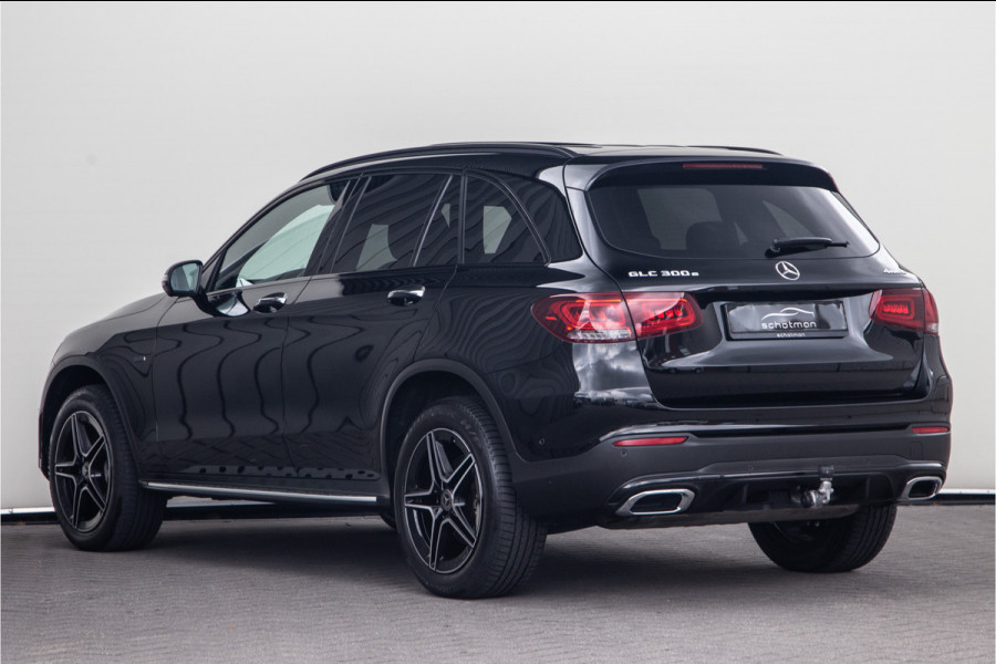 Mercedes-Benz GLC 300e 4MATIC AMG Premium, Pano, Nightpack, Widescreen, Burmester, Hybrid, 2021