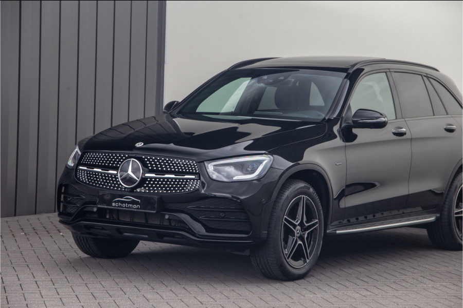 Mercedes-Benz GLC 300e 4MATIC AMG Premium, Pano, Nightpack, Widescreen, Burmester, Hybrid, 2021