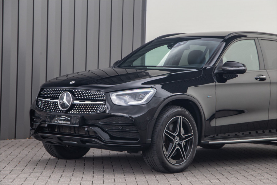 Mercedes-Benz GLC 300e 4MATIC AMG Premium, Pano, Nightpack, Widescreen, Burmester, Hybrid, 2021