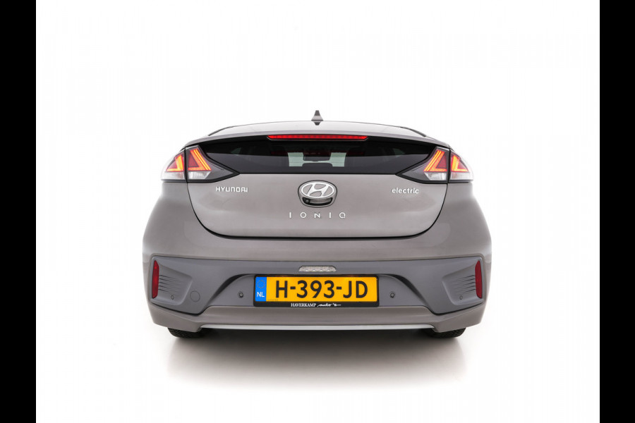 Hyundai IONIQ Premium EV 38 kWh (INCL-BTW)  *PANO | VOLLEDER | FULL-LED | NAVI-FULLMAP | CAMERA | ADAPT.CRUISE |  LANE-ASSIST | MEMORY-PACK | AMBIENT-LIGHT | KEYLESS | BLIND-SPOT | VIRTUAL-COCKPIT | COMFORT-SEATS*