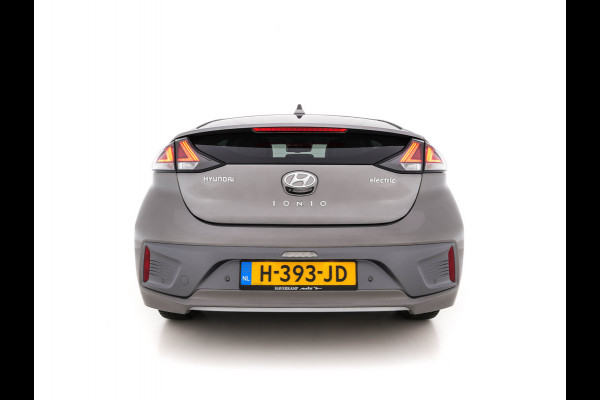 Hyundai IONIQ Premium EV 38 kWh (INCL-BTW)  *PANO | VOLLEDER | FULL-LED | NAVI-FULLMAP | CAMERA | ADAPT.CRUISE |  LANE-ASSIST | MEMORY-PACK | AMBIENT-LIGHT | KEYLESS | BLIND-SPOT | VIRTUAL-COCKPIT | COMFORT-SEATS*