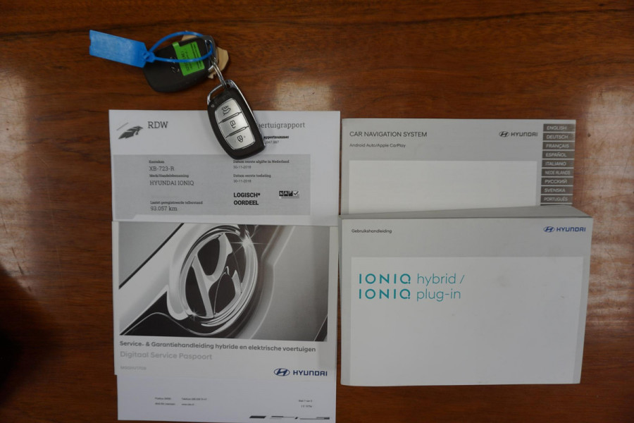 Hyundai IONIQ 1.6 GDi Premium Leer-Schuifdak-Xenon -Hybrid-1e eigenaar.