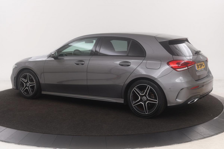 Mercedes-Benz A-Klasse 180 AMG | Widescreen | Stoelverwarming | Full LED | Camera | Navigatie | Half leder | Park Assist | Bluetooth