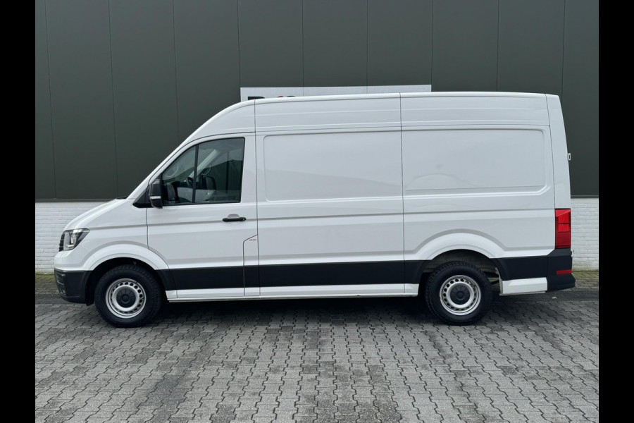 Volkswagen Crafter 30 2.0 TDI L3H3 Highline Topstaat! Trekhaak Carplay Cruise 4 Seizoenen banden Verwarmde voorruit Lat om Lat