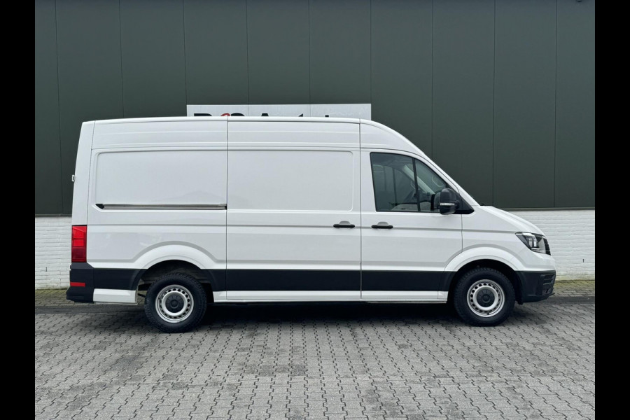 Volkswagen Crafter 30 2.0 TDI L3H3 Highline Topstaat! Trekhaak Carplay Cruise 4 Seizoenen banden Verwarmde voorruit Lat om Lat