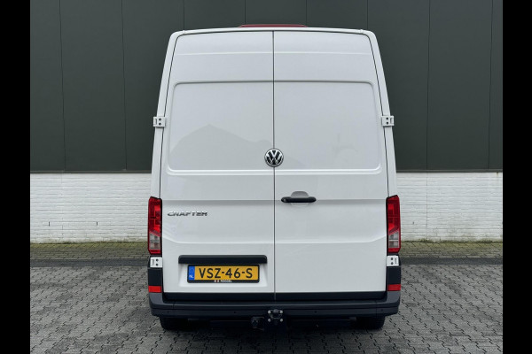 Volkswagen Crafter 30 2.0 TDI L3H3 Highline Topstaat! Trekhaak Carplay Cruise 4 Seizoenen banden Verwarmde voorruit Lat om Lat