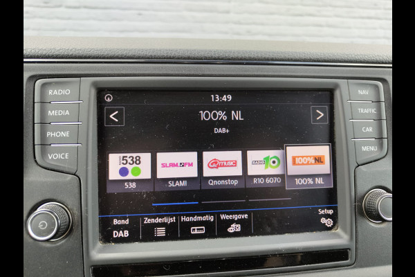 Volkswagen Crafter 2.0TDI L2H2 3-Zits NWE MODEL Airco Navi PDC v+a DAB+ Betonplex Vloer + Betimmering Bluetooth Cruise Control Lichtsensor Elec.-ra 6-bak Zeer compleet Lage km stand!