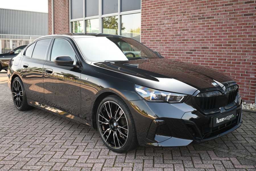 BMW 5 Serie 520i M-Sport Pano Comfort+Travel+Inno DA+ H/K 21inch Shadowline