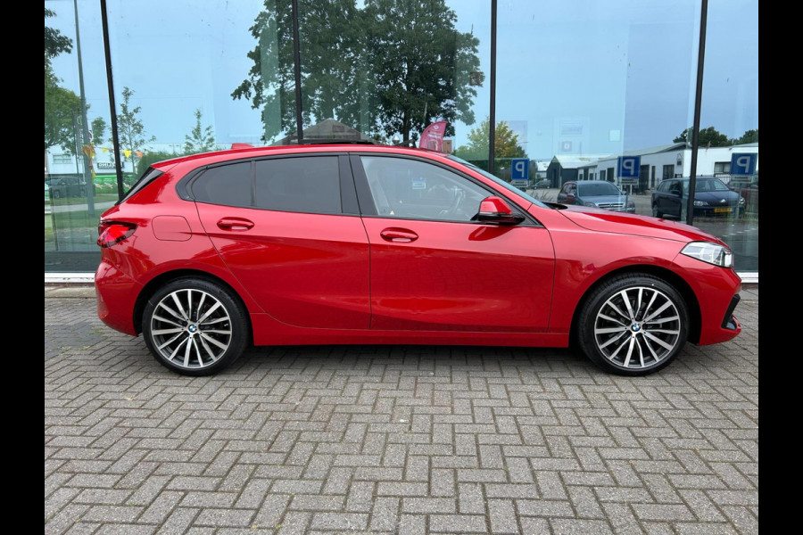 BMW 1-serie 118i Executive Edition - Navi - Half Leder - Schuifdak - Parkeerhulp - Org.NL - NAP