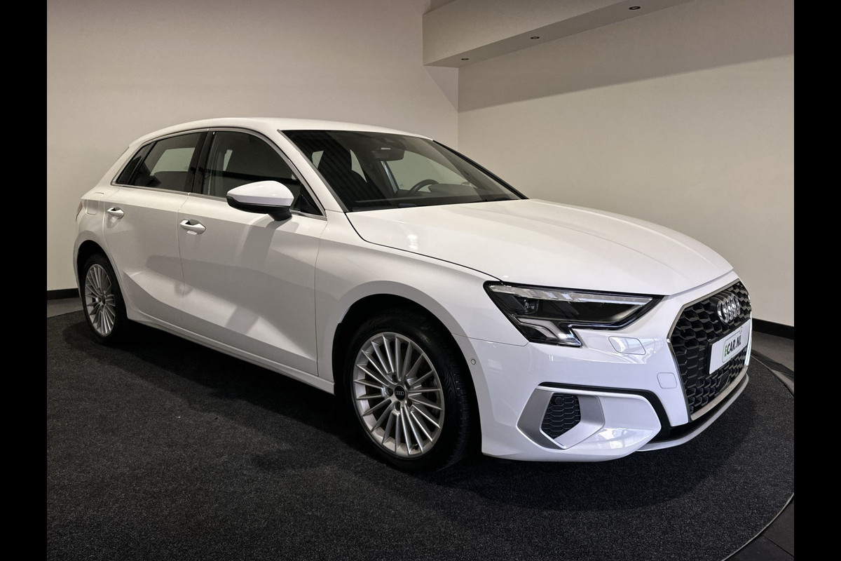 Audi A3 Sportback 40 TFSI e Business edition | Parkeerassistent met sensoren voor en achter |