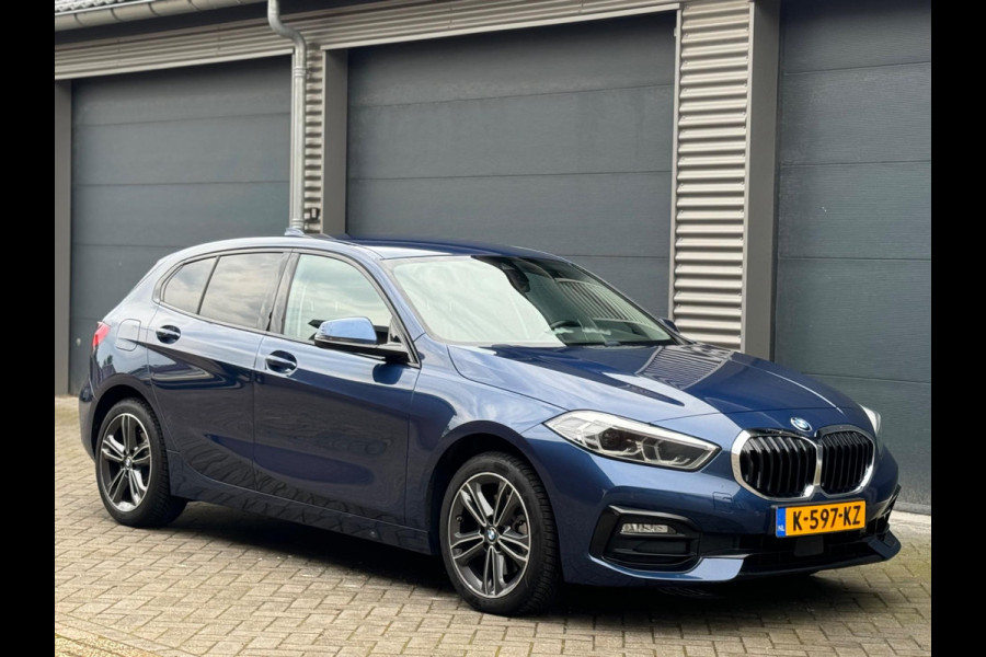 BMW 1-serie 118i AUTOMAAT EXECUTIVE SPORT EDITION, SPORTINTERIEUR, NL AUTO NAP