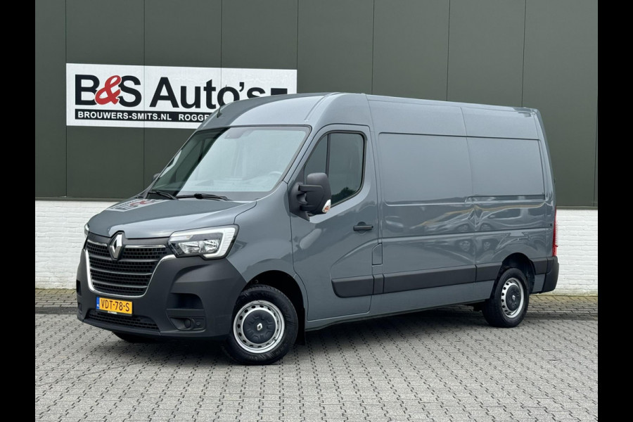 Renault Master T35 2.3 dCi 135 L2H2 Led Navigatie Pdc Cruise Carplay Airco Bluetooth 3 Zits