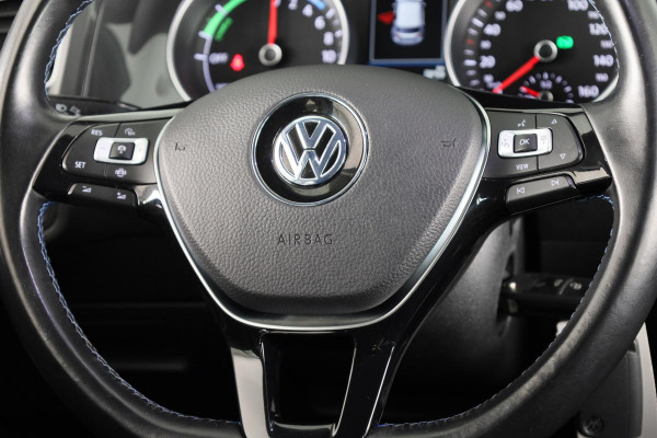 Volkswagen e-Golf E-DITION 136 pk | Navigatie | Parkeersensoren | Adaptieve cruise control | Autom. airco | LED koplampen |