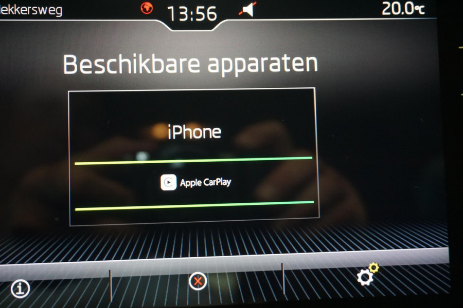 Škoda Karoq 1.5 TSI ACT Ambition Business CarPlay 150PK/Moon White METALLIC/Rijklaarprijs Incl. Garantie.