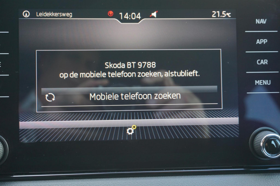 Škoda Karoq 1.5 TSI ACT Ambition Business CarPlay 150PK/Moon White METALLIC/Rijklaarprijs Incl. Garantie.