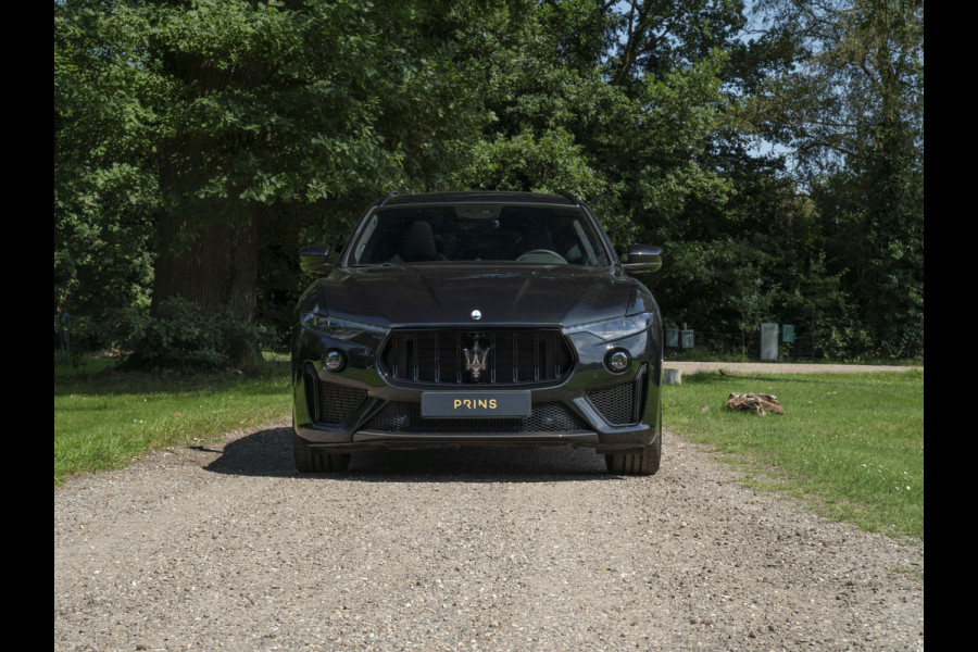 Maserati Levante 3.8 V8 Trofeo 580pk | Luchtvering | Veel carbon | Bowers & Wilkins | Panoramadak