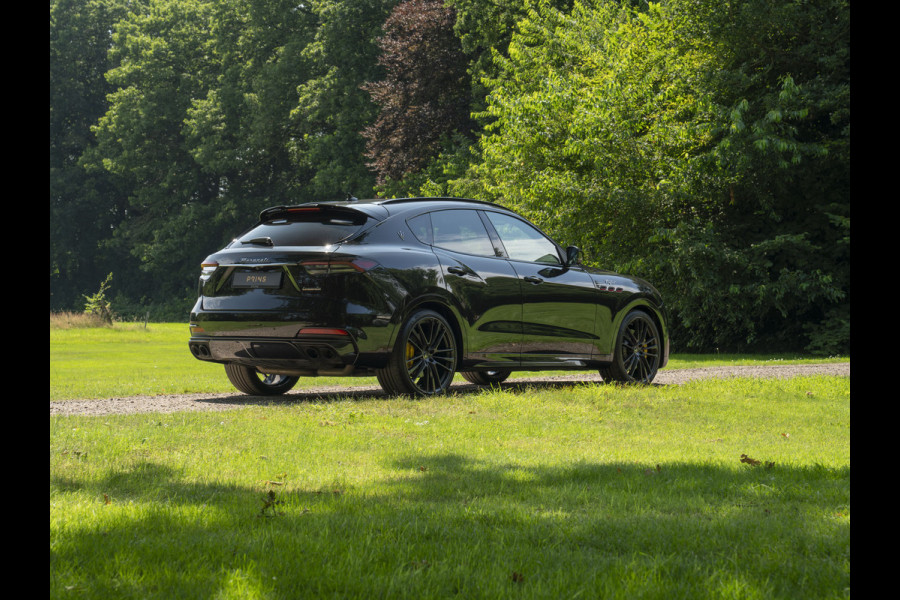 Maserati Levante 3.8 V8 Trofeo 580pk | Luchtvering | Veel carbon | Bowers & Wilkins | Panoramadak