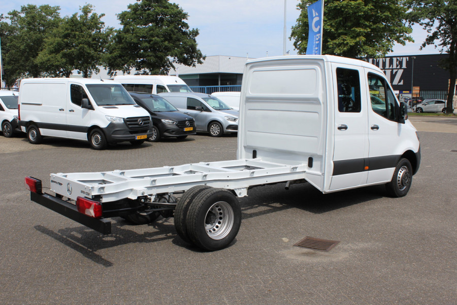 Mercedes-Benz Sprinter 519 CDI L3 DC Chassis 432 wb 3500 KG trekgewicht, Geveerde stoel, MBUX met Apple Carplay / Android Auto