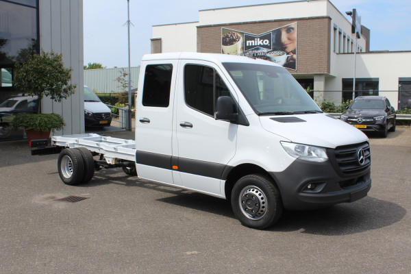 Mercedes-Benz Sprinter 519 CDI L3 DC Chassis 432 wb 3500 KG trekgewicht, Geveerde stoel, MBUX met Apple Carplay / Android Auto