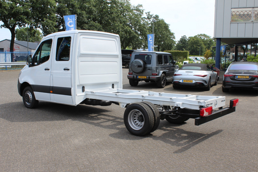 Mercedes-Benz Sprinter 519 CDI L3 DC Chassis 432 wb 3500 KG trekgewicht, Geveerde stoel, MBUX met Apple Carplay / Android Auto