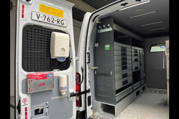 Renault Master SERVICEWAGEN T35 2.3 DCI 145PK EURO6 L2H2 VICTRON V230 BOTT INRICHTING AIRCO STANDKACHEL TREKHAAK RIJKLAARPRIJS!