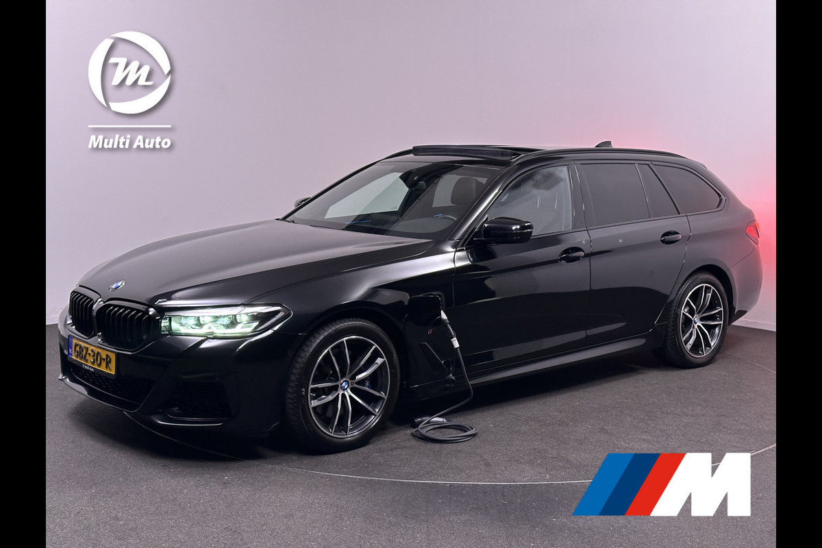 BMW 5 Serie Touring 530e xDrive M Sport 293pk Plug In Hybrid Dealer O.H PHEV | Panodak | Trekhaak af Fabriek | Adaptive Onderstel |  Luxe Lederen Comfortstoelen Memory | Harman Kardon | Camera | Apple Carplay | Navi Pro |