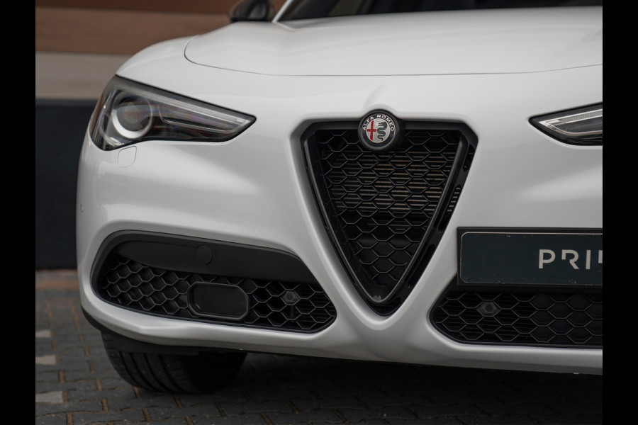 Alfa Romeo Stelvio 2.0T 300pk | Veloce stoelen | Pano-dak | Adapt. cruise | CarPlay | Camera