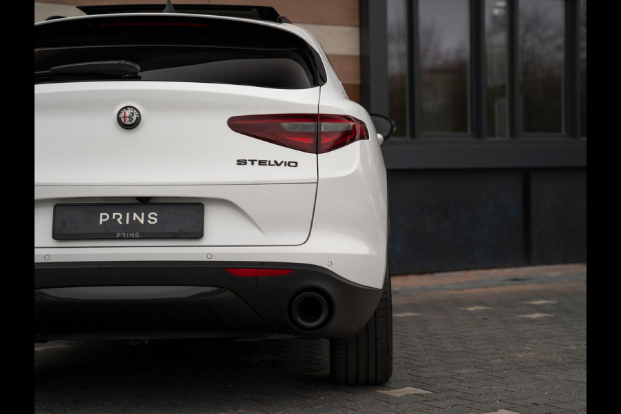 Alfa Romeo Stelvio 2.0T 300pk | Veloce stoelen | Pano-dak | Adapt. cruise | CarPlay | Camera