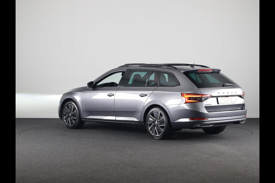 Škoda Superb Combi 1.4 TSI iV Sportline Business 218 pk Automaat (DSG) | Verlengde garantie | Navigatie | Panoramadak | Parkeersensoren | Achteruitrijcamera | Adaptieve cruise control |