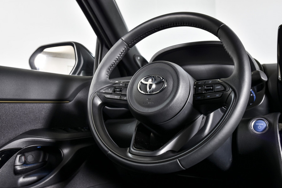 Toyota Yaris Cross 1.5 Hybrid Adventure - Automaat | Dig. Cockpit | Head-up Disp. | Adapt. Cruise | Stoel-+Stuurverw. | Camera | PDC | NAV + App Connect | ECC | JBL | LED | LM 18'' | 8468