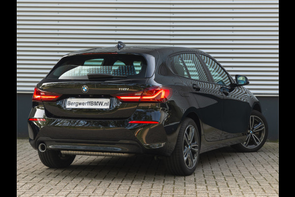 BMW 1-serie 118i Sportline - 9814km!! - Camera - Sportzetels - Automaat