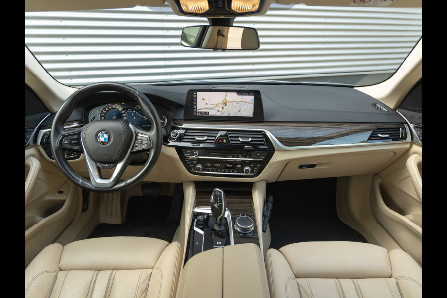 BMW 5 Serie 530i Luxury Line - Dak - Comfortzetels - Camera - Comfort Access