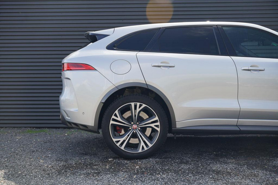 Jaguar F-Pace 5.0 V8 S/C AWD SVR / NL Auto / Pano / Meridian Surround / Trekhaak