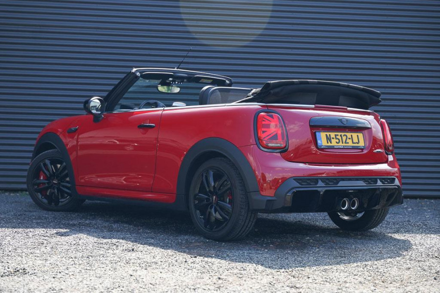 MINI Cabrio 2.0 John Cooper Works / 231 PK / NP 62731 / NL Auto / F1 Aut / HUD