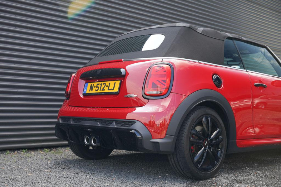 MINI Cabrio 2.0 John Cooper Works / 231 PK / NP 62731 / NL Auto / F1 Aut / HUD