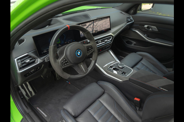 BMW 3-serie 330e M-Performance - Individual ''Verde Mantis''