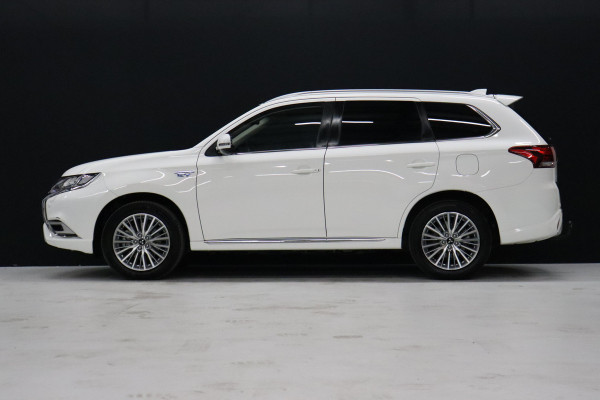 Mitsubishi Outlander 2.4 PHEV Intense [TREKHAAK, LEDER/ALCANTARA, CARPLAY/ANDROID, CRUISE, CLIMATE, LED, NIEUWSTAAT]