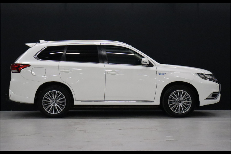 Mitsubishi Outlander 2.4 PHEV Intense [TREKHAAK, LEDER/ALCANTARA, CARPLAY/ANDROID, CRUISE, CLIMATE, LED, NIEUWSTAAT]