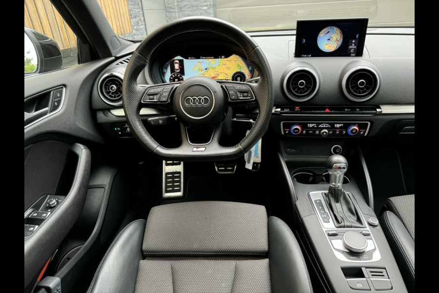 Audi A3 Sportback 35 TFSI S-line Automaat | Pano | Digitale dashboard | Stoelverwarming | Apple CarPlay | Getint glas | Zwart optiek