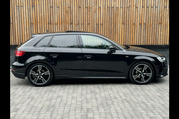 Audi A3 Sportback 35 TFSI S-line Automaat | Pano | Digitale dashboard | Stoelverwarming | Apple CarPlay | Getint glas | Zwart optiek