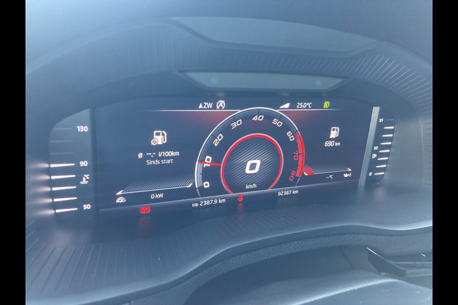 Škoda Karoq 1.5 TSi ACT 150pk Sportline Business VIRTUAL/KEYLESS/CAMERA/NAVI/CARPLAY/DAB/PDC