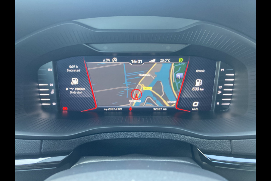 Škoda Karoq 1.5 TSi ACT 150pk Sportline Business VIRTUAL/KEYLESS/CAMERA/NAVI/CARPLAY/DAB/PDC