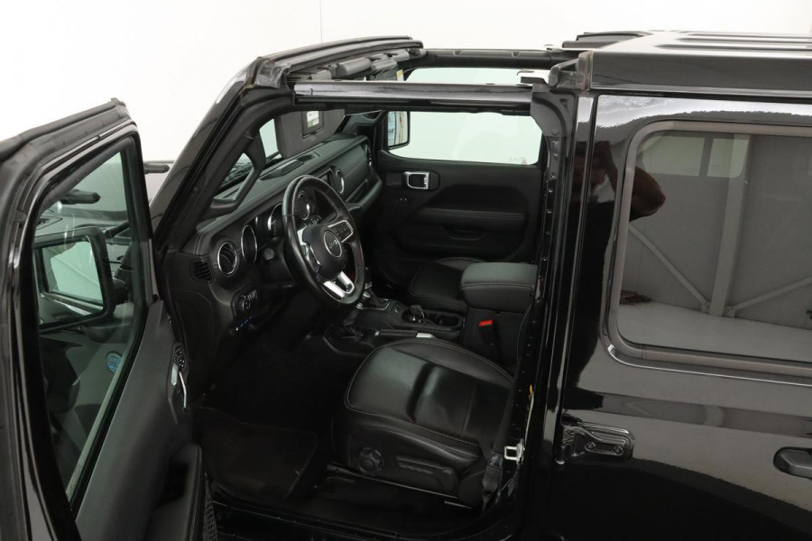 Jeep Wrangler Unlimited 4xe 380 Dual Top | Leder | Adaptive cruise | Camera | Stoel & stuurverwarming | Trekhaak | Full LED | Keyless | Navigatie | Alpine audio