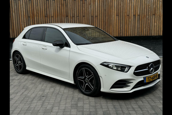 Mercedes-Benz A-Klasse 200 AMG-styling Automaat | Widescreen Navi | Stoelverwarming | Getint glas | Metallic lak | Parkeersenoren voor en achter | Acht